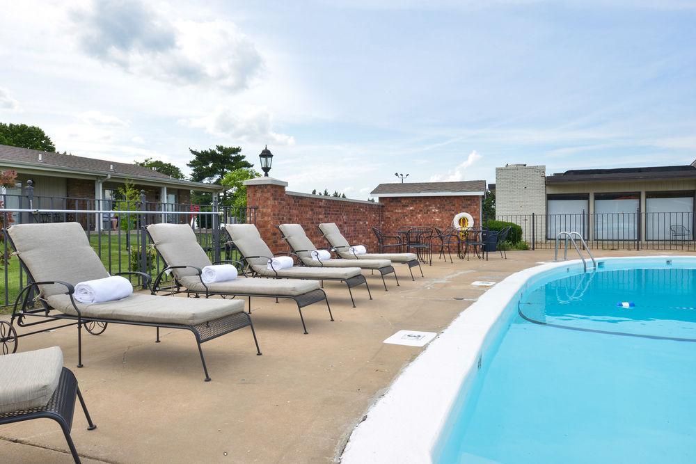 Western Coach House Hotel 3*